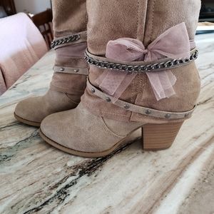 Jellypop Blake ankle bootie